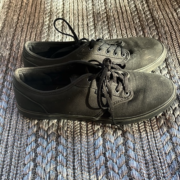 Vans - Picture 3 of 4